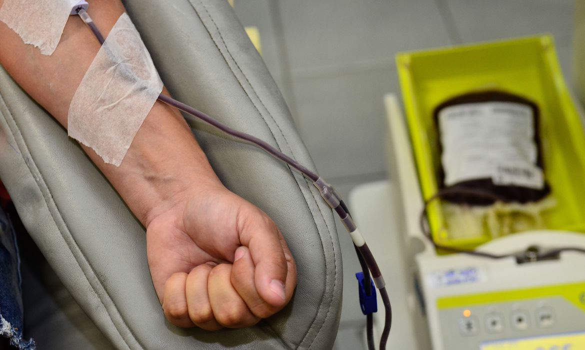 Ministério da Saúde incentiva doação de sangue antes de receber vacina contra a Covid-19